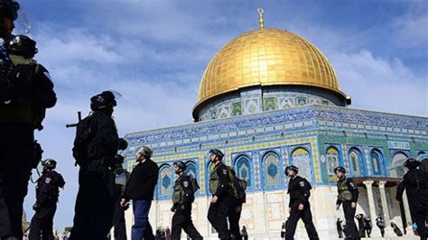 İ­s­r­a­i­l­­i­n­ ­c­a­m­i­l­e­r­e­ ­b­a­s­k­ı­n­ı­ ­d­u­r­m­u­y­o­r­